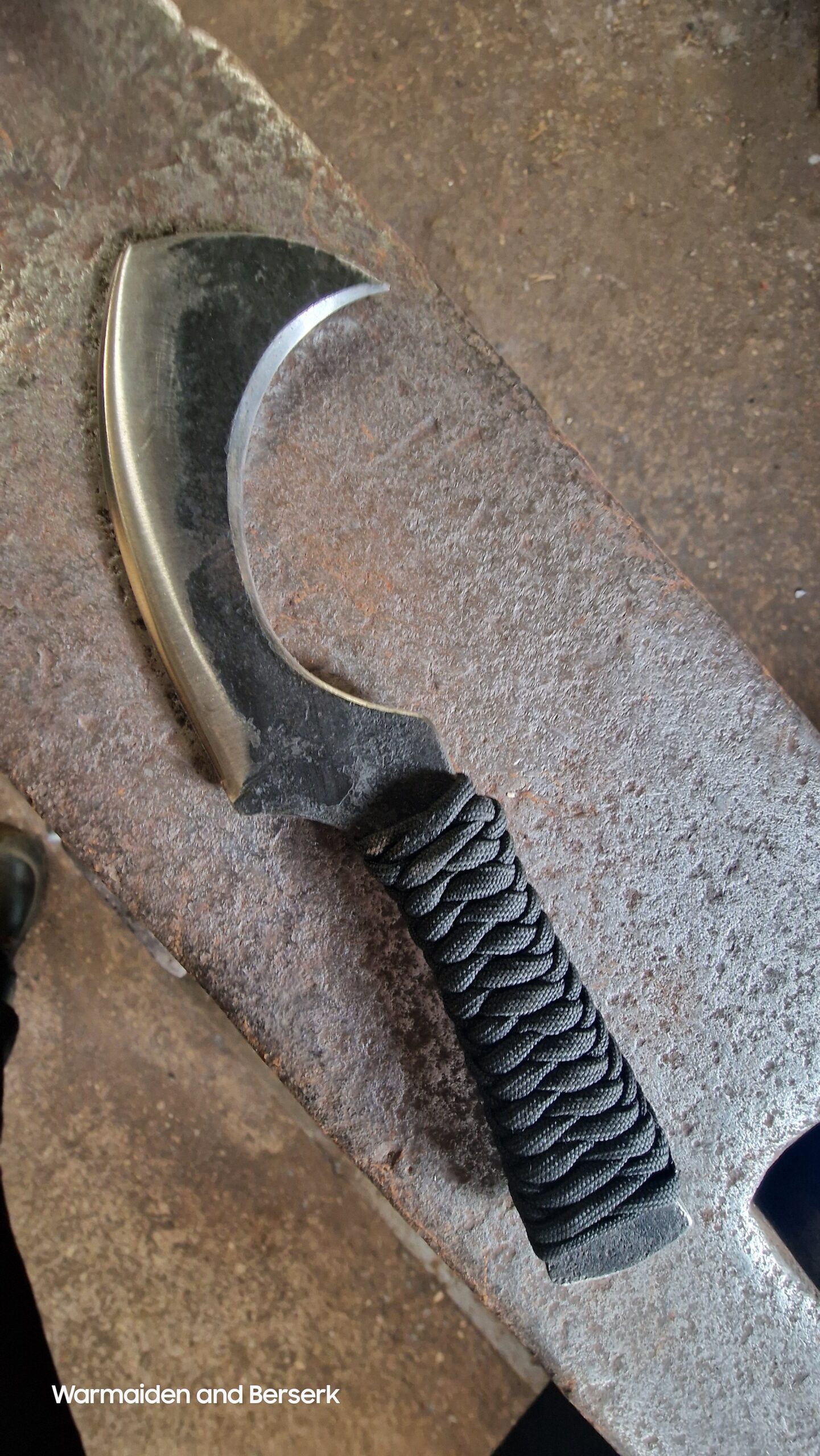 Kleines handgeschmiedetes Universal-Arbeitsmesser (Small hand-forged universal utility knife) 1