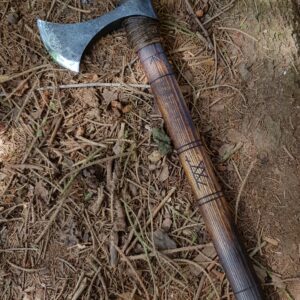Handgeschmiedete Franziska Nidhoggr (Hand-forged Francisca axe Nidhoggr) 1