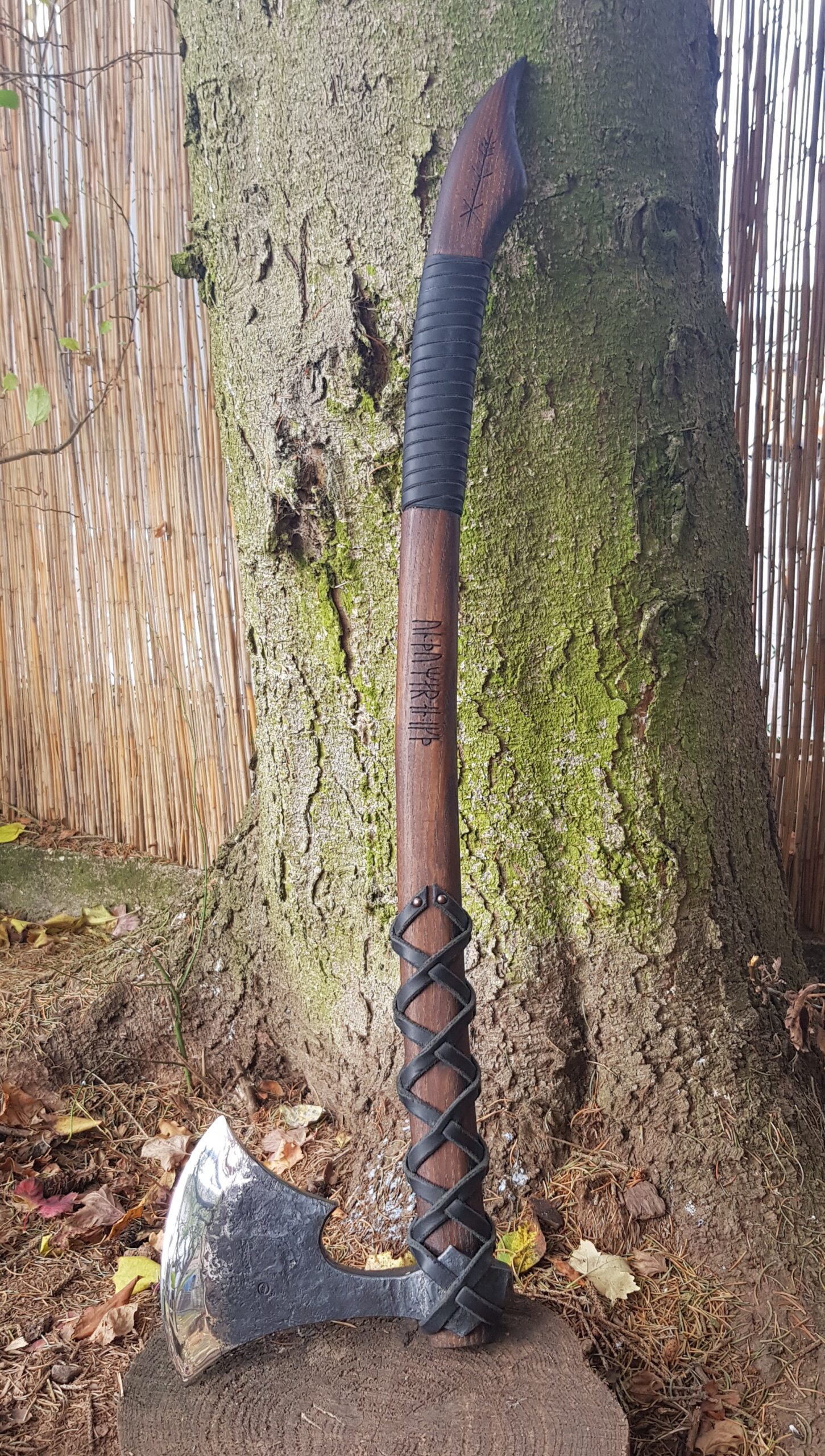 Cimmerian Bane "The Reaver" Axt (Cimmerian Bane "The Reaver" axe) 2