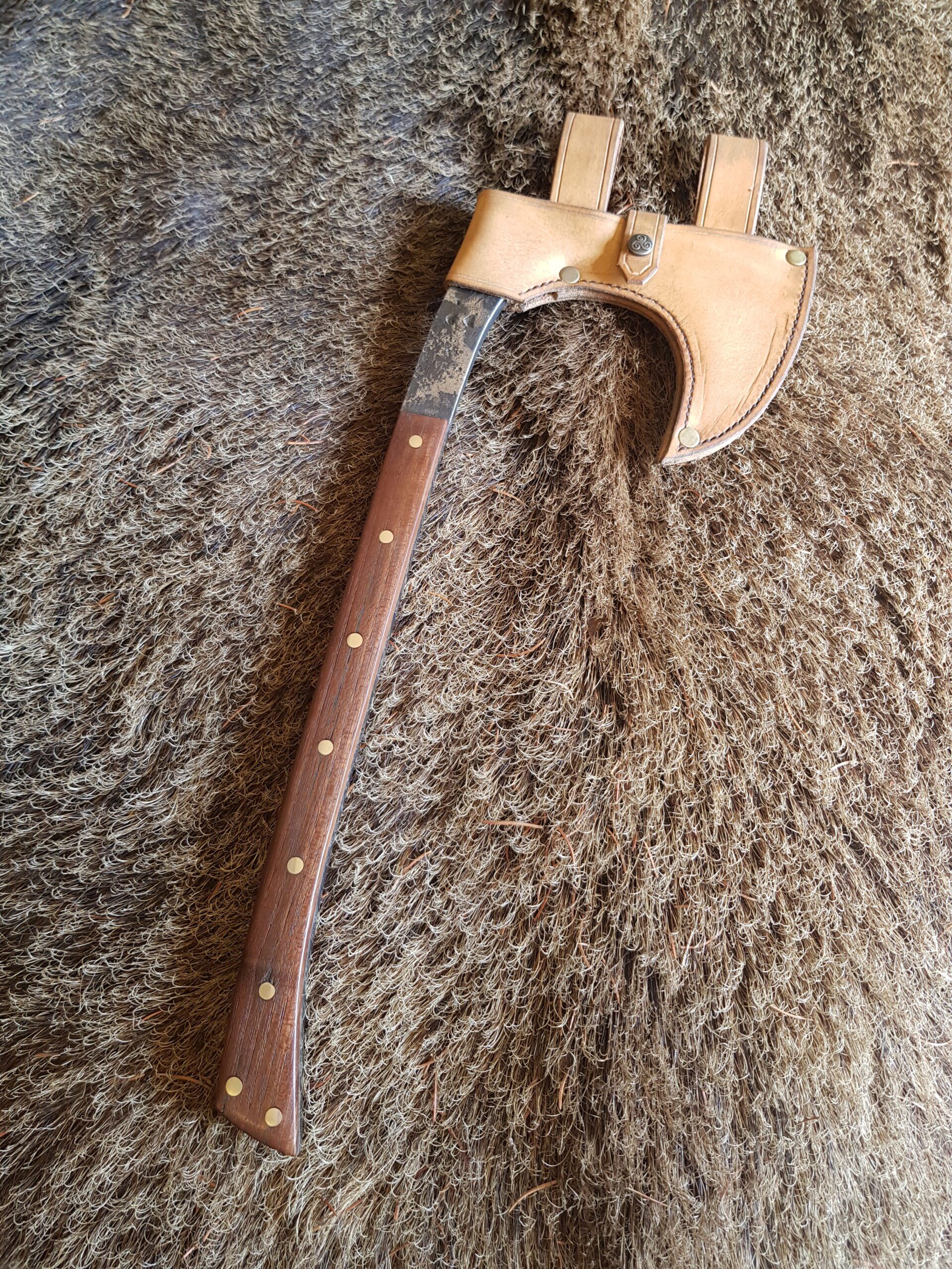 Handgeschmiedetes Full-Tang Beil (Hand-forged full-tang hatchet) 4