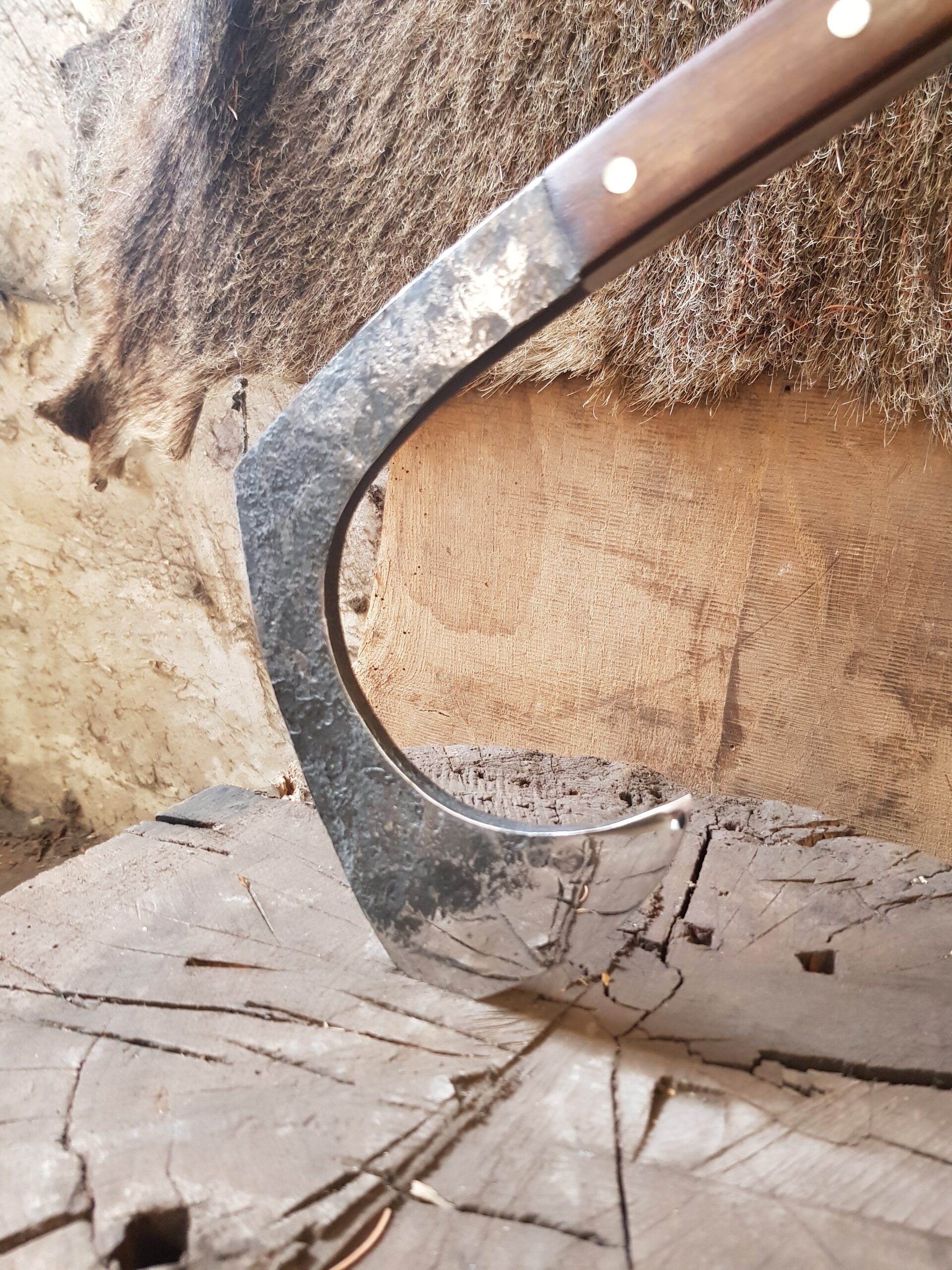 Handgeschmiedetes Full-Tang Beil (Hand-forged full-tang hatchet) 3