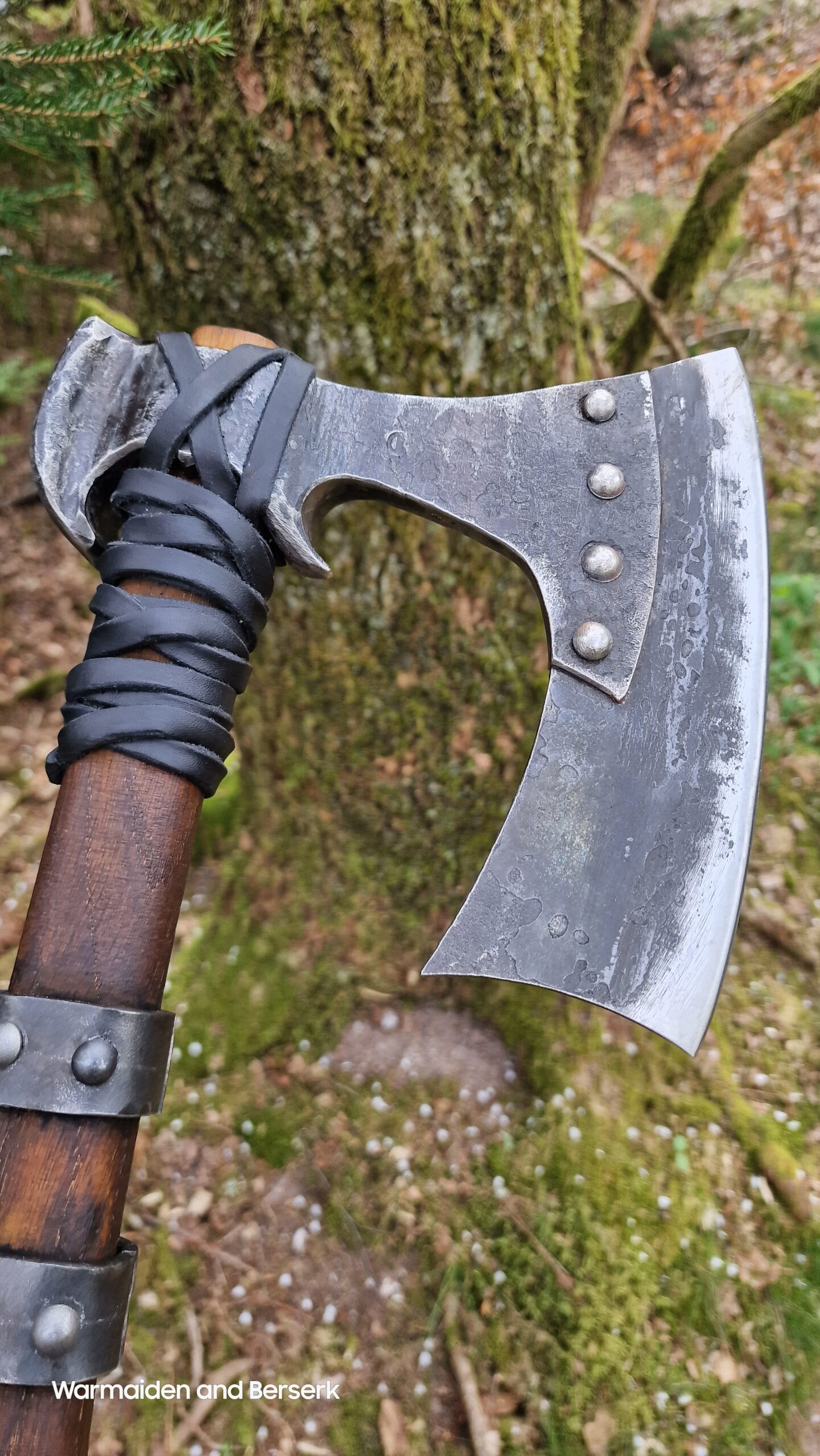 Gewaltige Fantasy Axt epischer Legenden (Massive fantasy axe of epic legends) 1