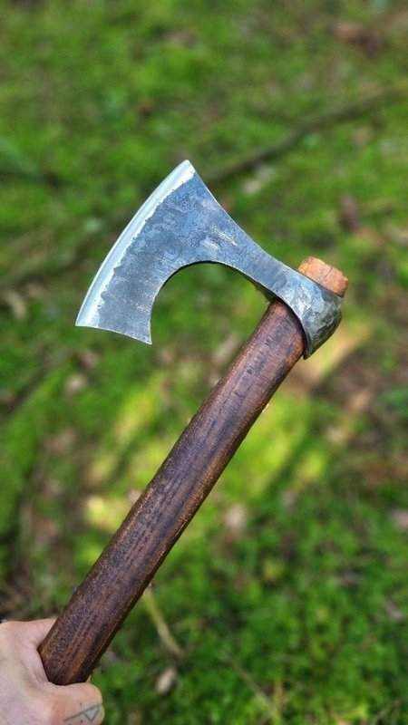 Schlichte Fantasy Bartaxt (Simple fantasy bearded axe) 5