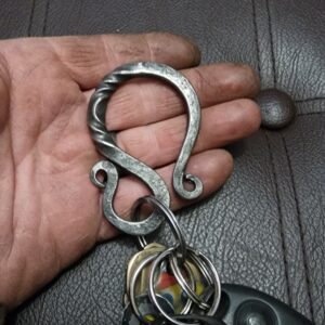 Handgeschmiedeter Karabinerhaken für den Schlüsselbund (Hand-forged carabiner keychain) 1
