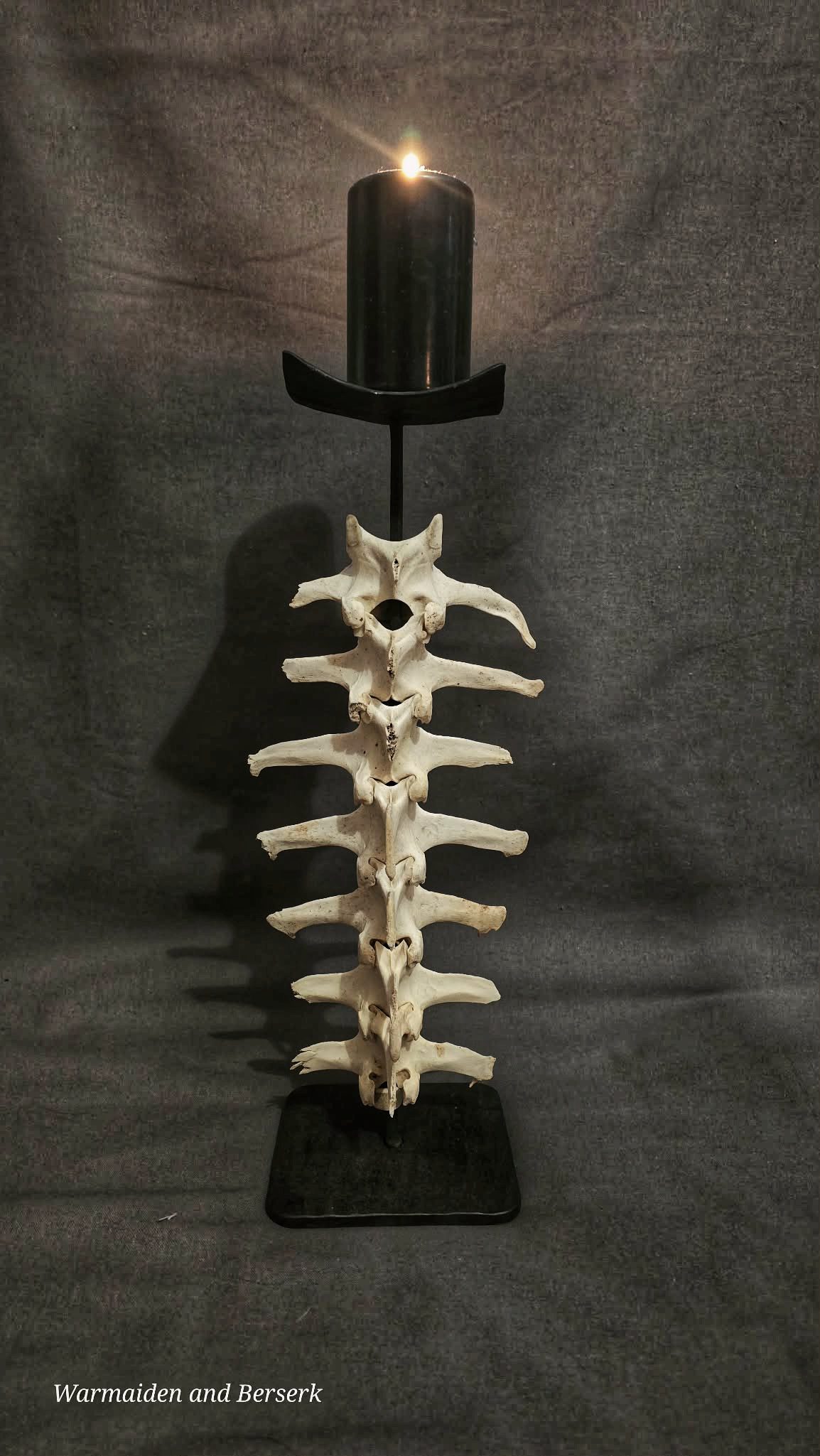 Geschmiedeter Kerzenhalter mit echten Knochen (Forged candle holder with genuine bones) 6